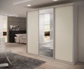 Guarda Roupa 3 portas Corre com Espelho,de 3.400,00 por